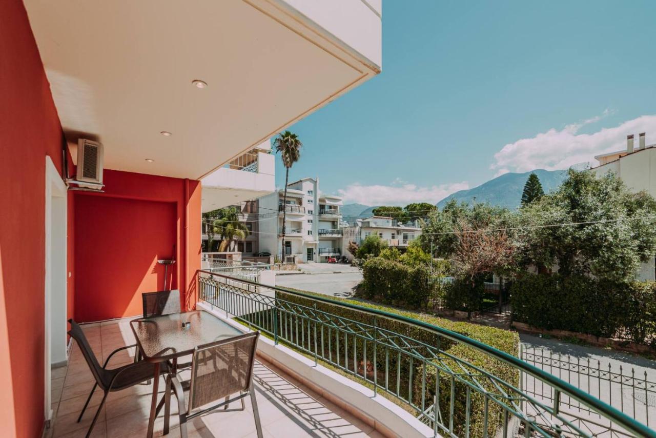 Bessis Apartments Kalamata Exterior photo