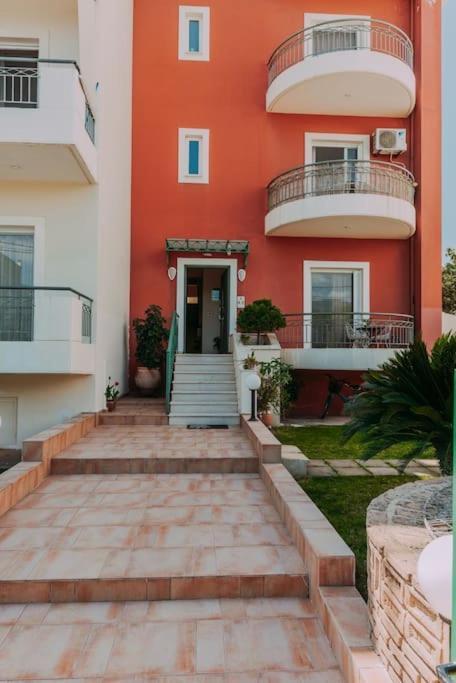 Bessis Apartments Kalamata Exterior photo